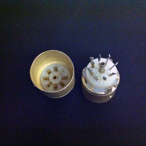 7 Pin B7G Ediswan Skirted PCB Mount Socket